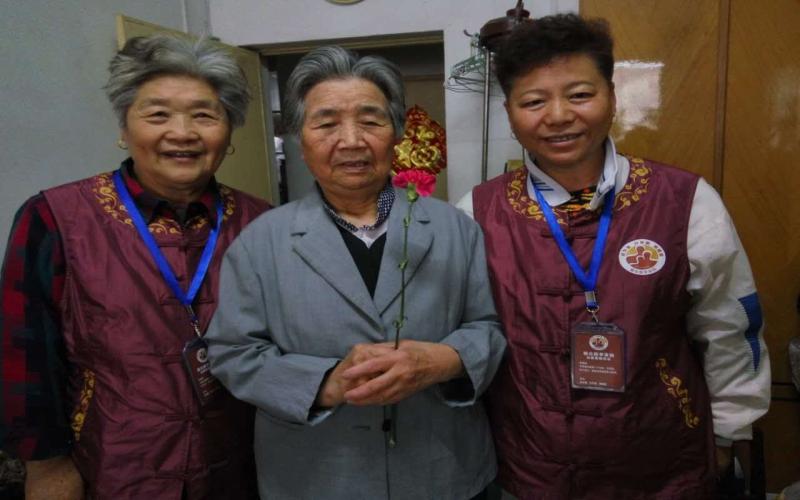 石阿姨.jpg
